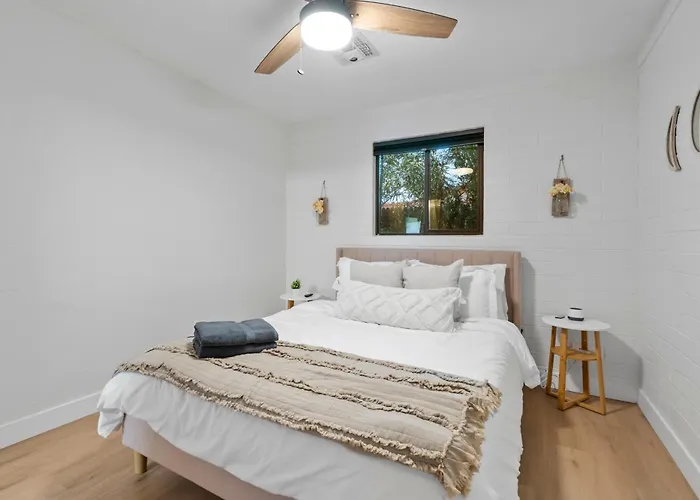 Apartment Biltmore 2br #2 - Workspace, Free Parking, Laundry, Patio!