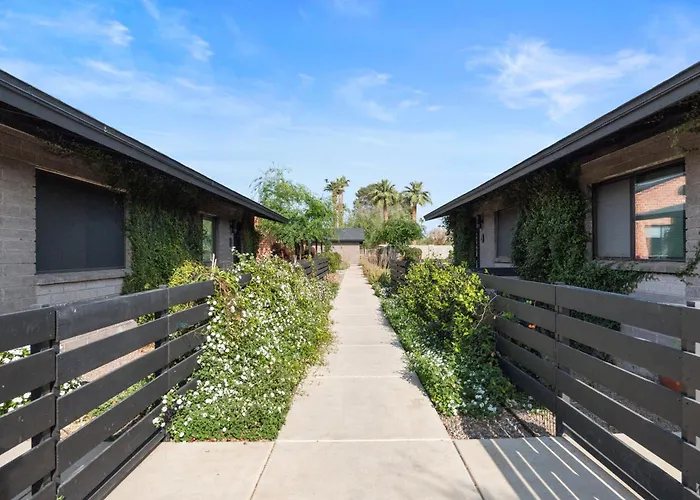 Biltmore 2br #2 - Workspace, Free Parking, Laundry, Patio! Phoenix