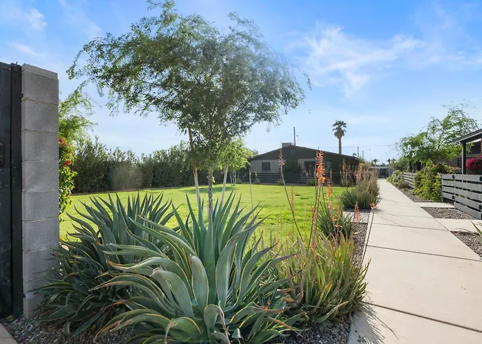 Biltmore 2br #2 - Workspace, Free Parking, Laundry, Patio! Apartment